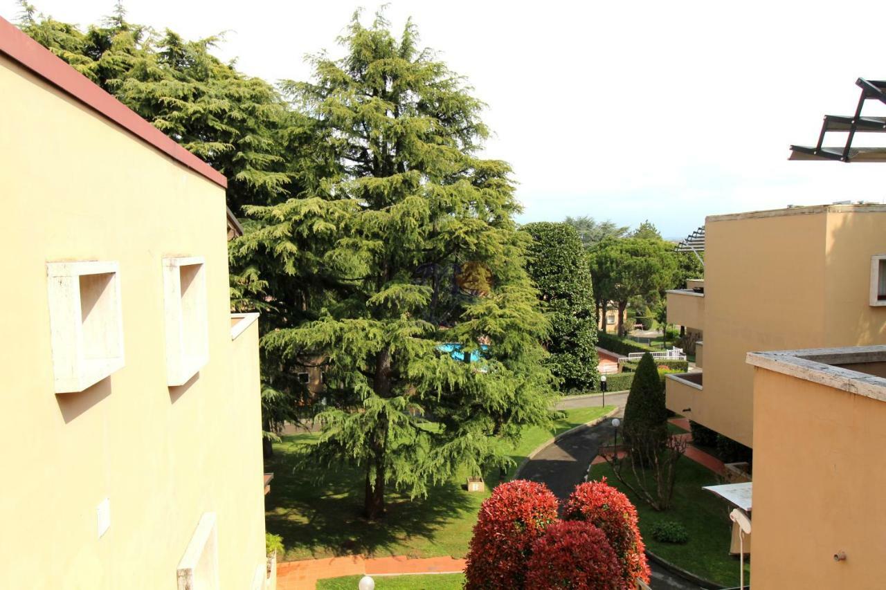 Appartamenti La Madonnina Peschiera del Garda Bagian luar foto