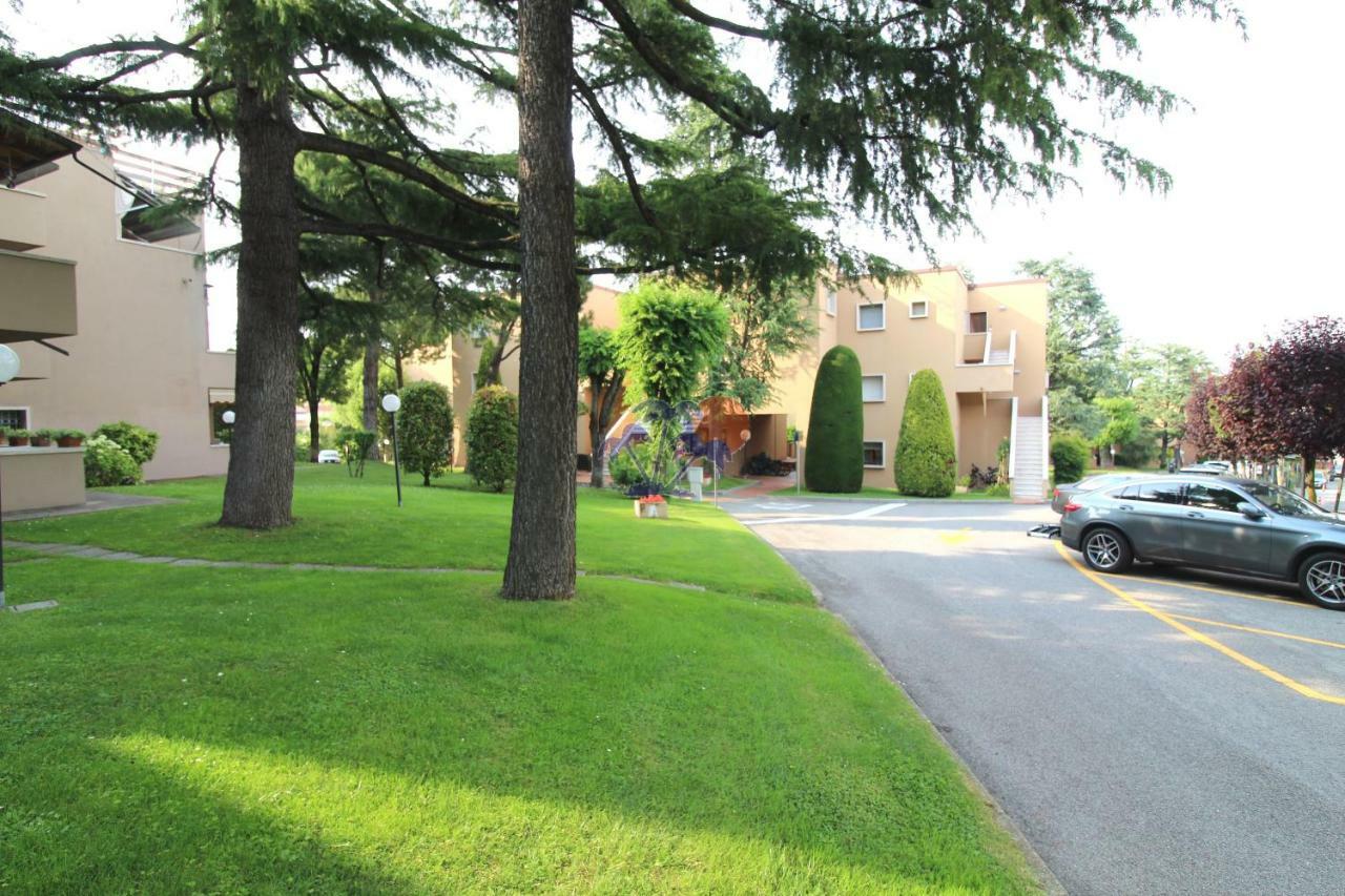 Appartamenti La Madonnina Peschiera del Garda Bagian luar foto